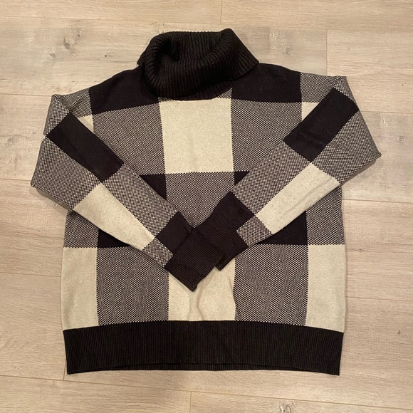 Tahari Black and Cream Plaid Sweater Size XL - Picture 1 of 4